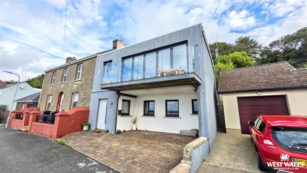 House in Swansea, Llanstadwell