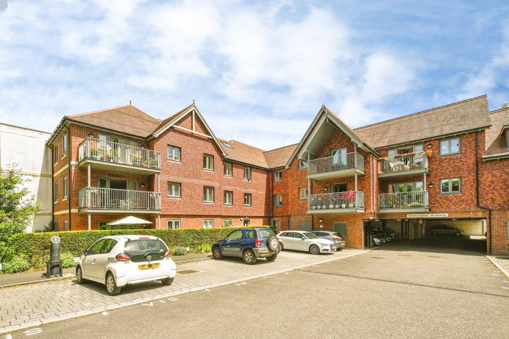 2-bed house on Granham Close, Marlborough, SN8, £425,000