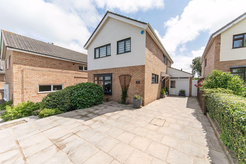 No. 19, Levens Close, Poulton-le-Fylde, Lancs FY6 8NJ photo 4
