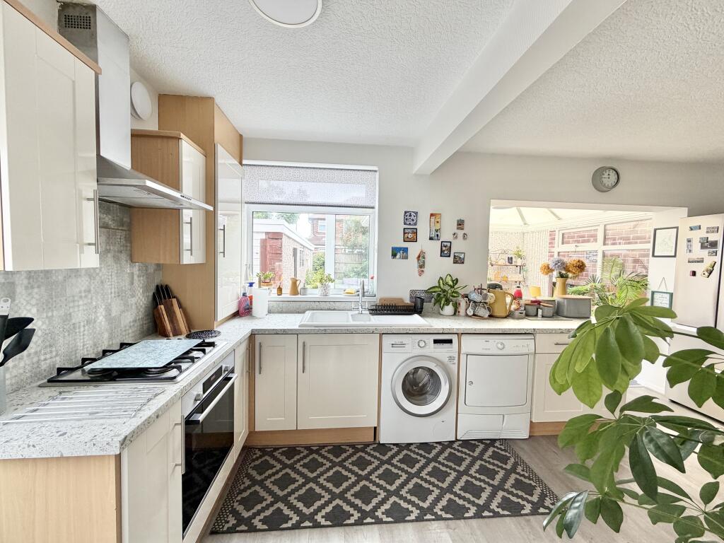 Beech Road, Sale, Trafford photo 4