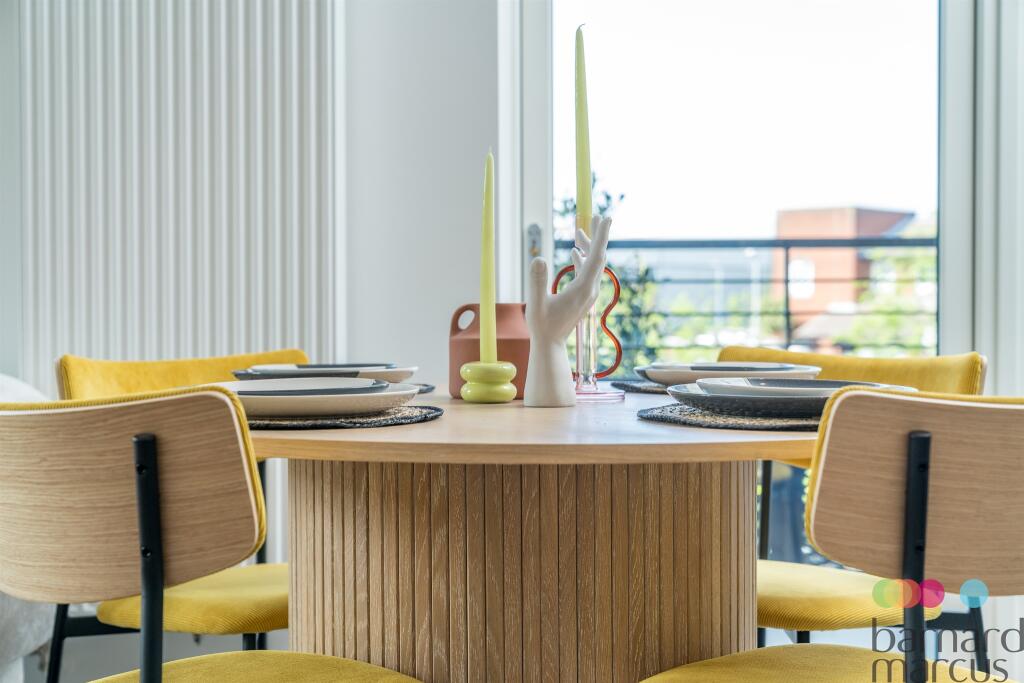 Apartment in London - View 5