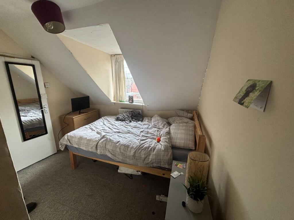 Main image of property: 6 Bed Student Home - 75 Wincheap, Canterbury