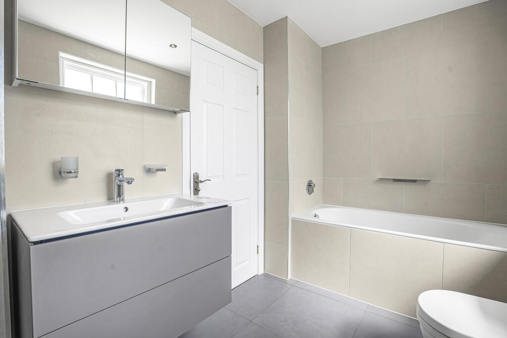 Additional image 23 of St. Bernards Road, St. Albans, Hertfordshire, AL3