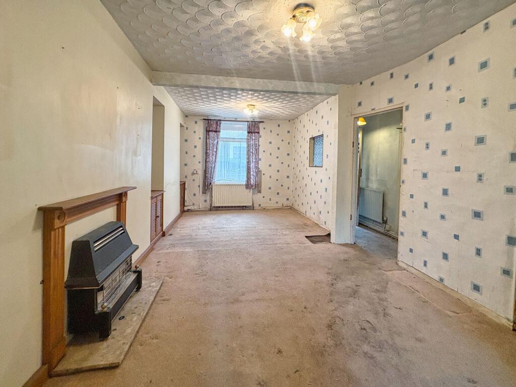 House in Neath - View 4
