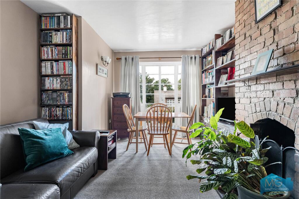 Main image of property: Western Road, London, N2