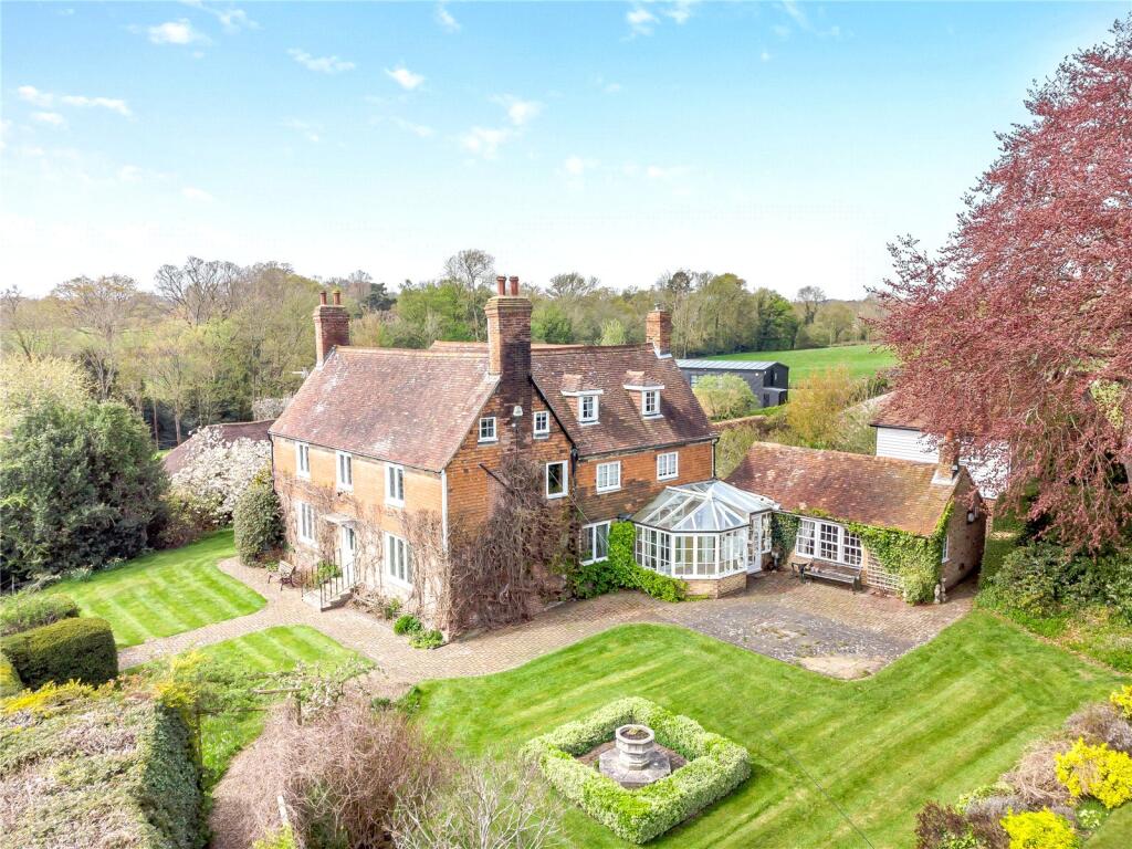 House in Tunbridge Wells, Brenchley - View 2