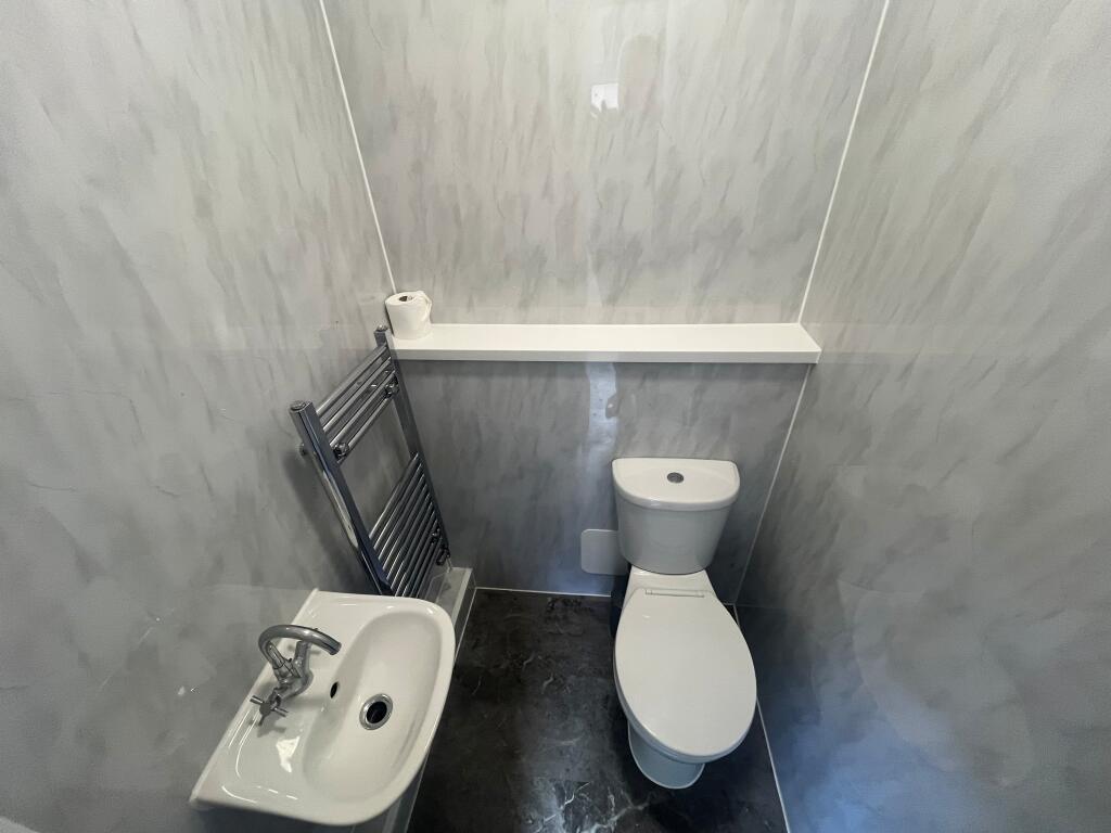 House in Newport, Pontnewydd - More