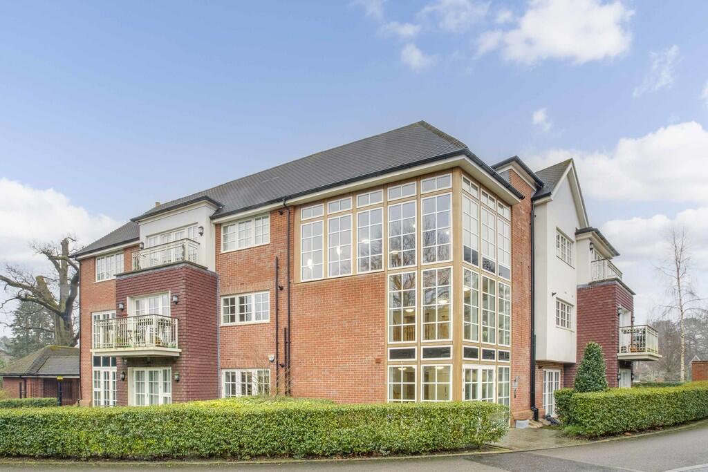 2-bed flat on Brayfield Lane, Chalfont St Giles, £700,000