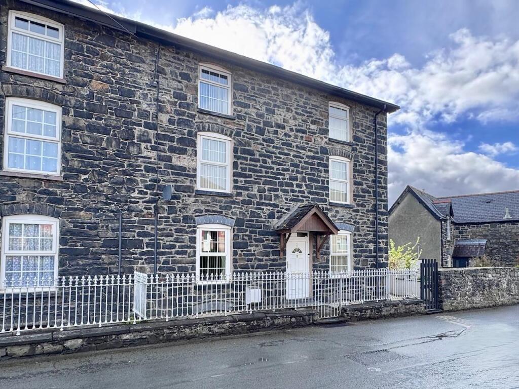 Main image of property: Pen Dre, Llanrwst