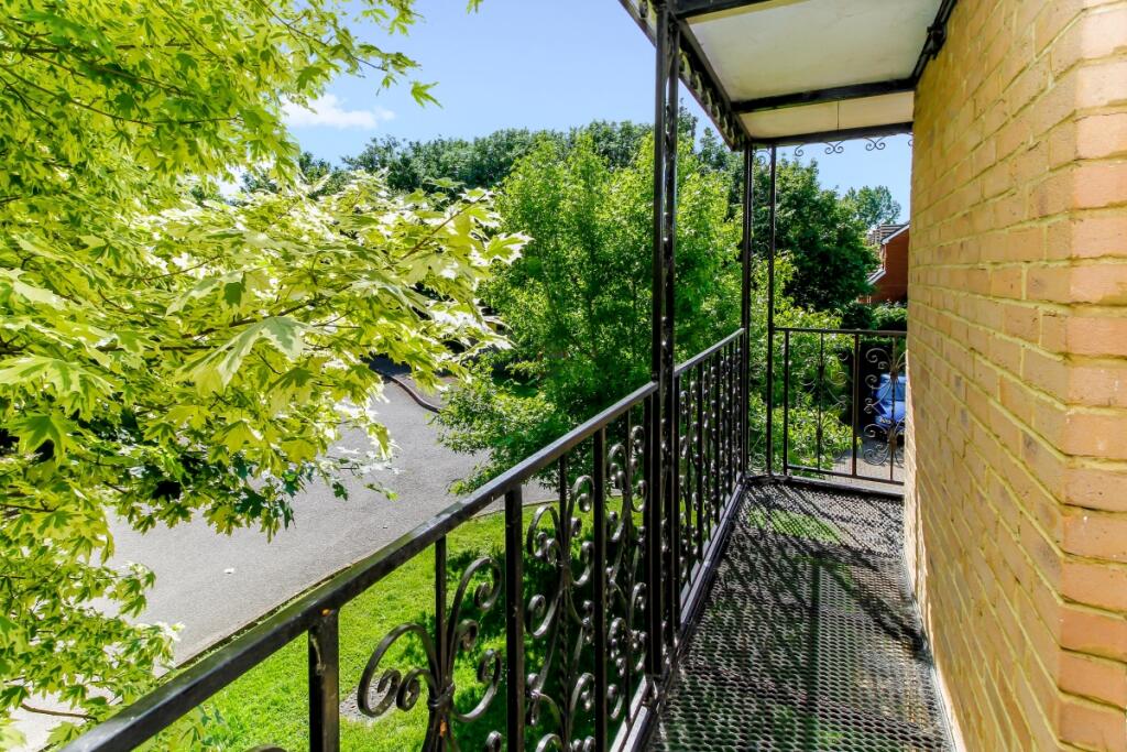 Apartment in Oxford - View 3