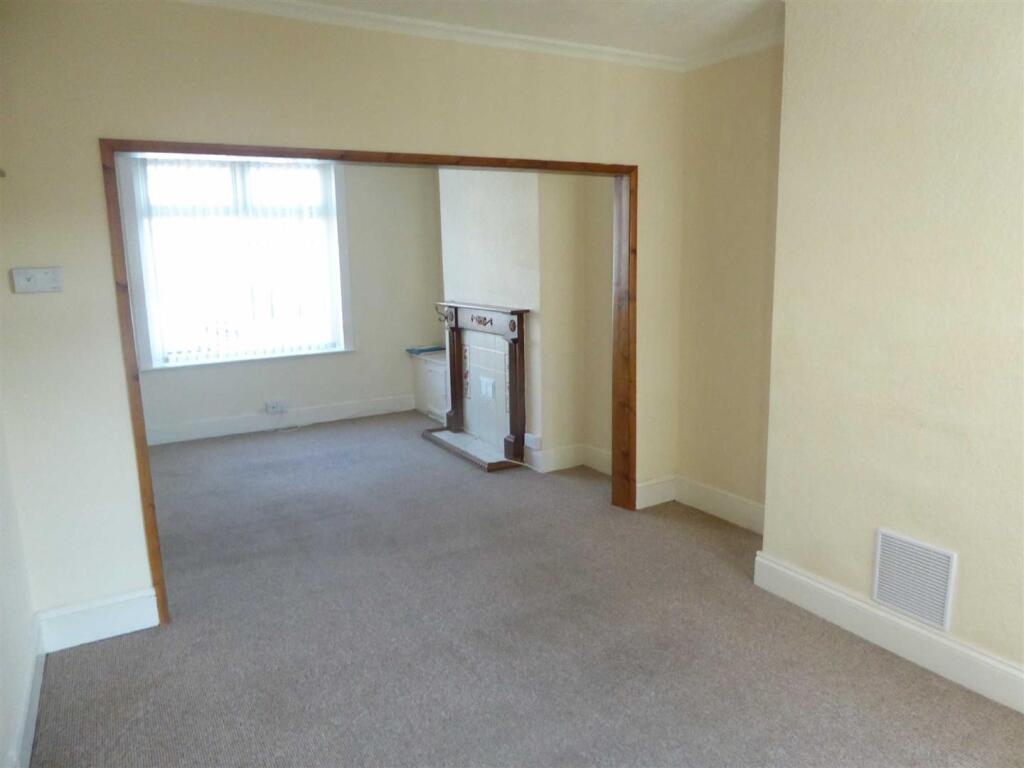 House in Kettering, Avondale - View 4