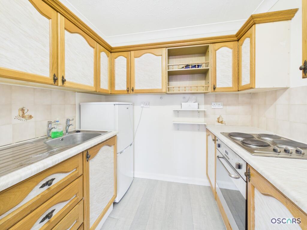 Apartment in Hull - View 4