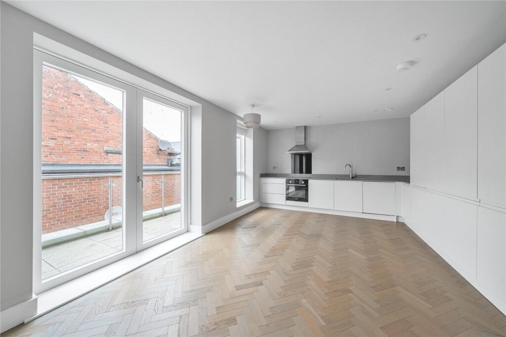 House in Harrogate, Tewit Park - View 5