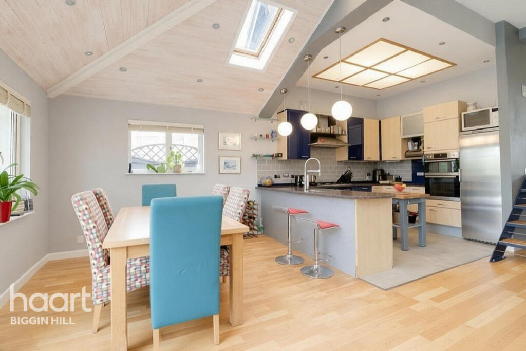 House in London, Hazelwood - View 3