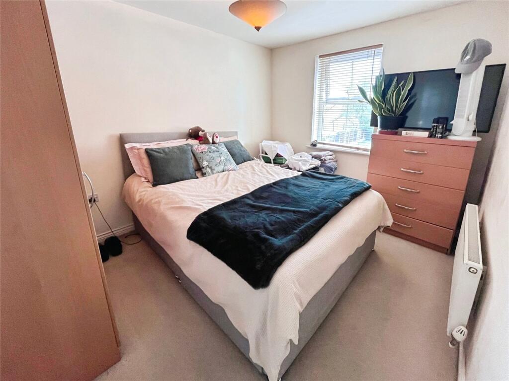 Apartment in Ashfield, Butlers Hill, Hucknall - View 5