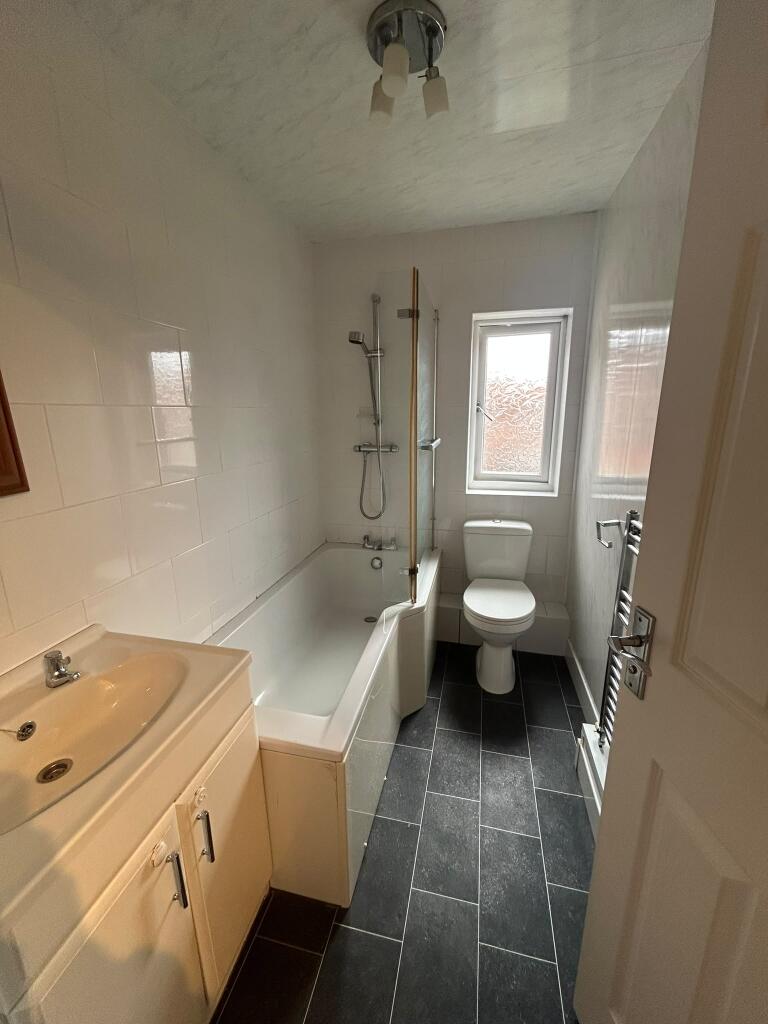 Apartment in Newcastle upon Tyne - View 5