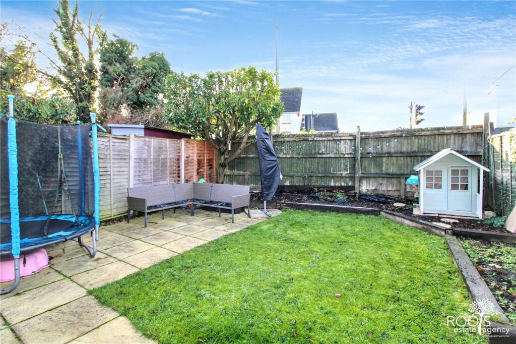 Quarrington Close, Thatcham, Berkshire, RG19 photo 2