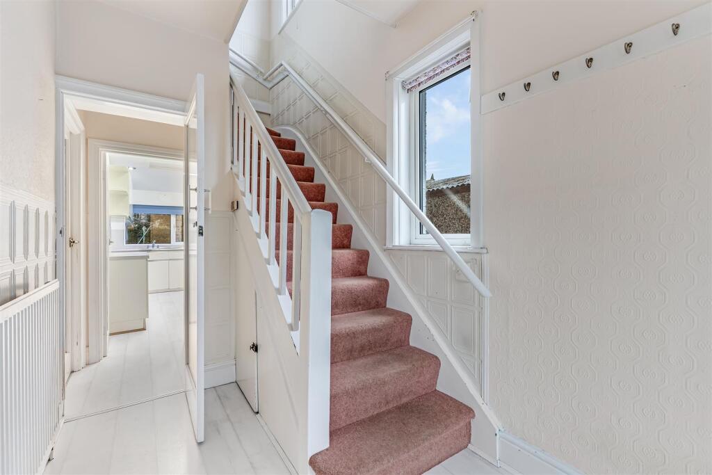Craigmore Drive, Ilkley photo 3