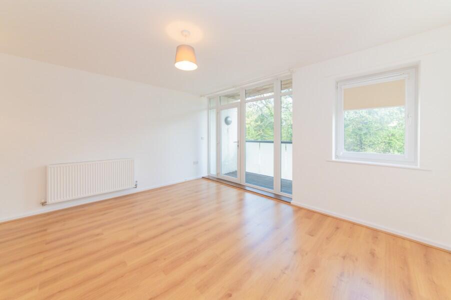 Apartment in London, West Finchley - View 3