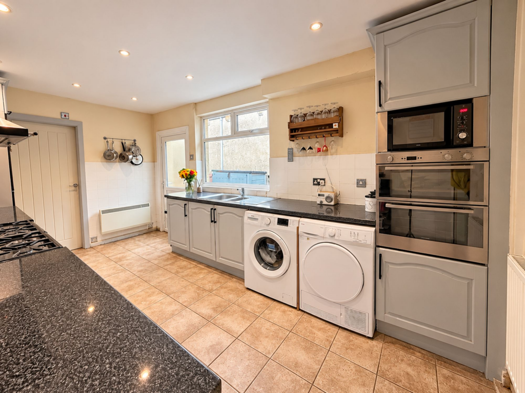 House in Burnley, Padiham - More