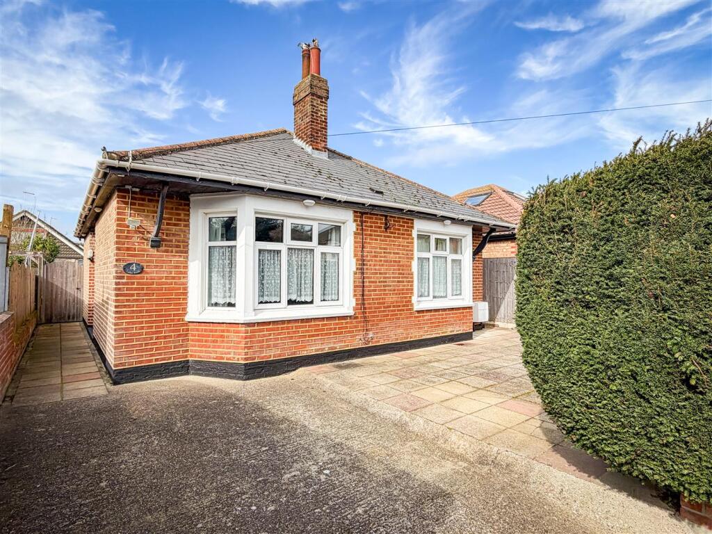 Main image of property: Lake Walk, Clacton-On-Sea, Essex