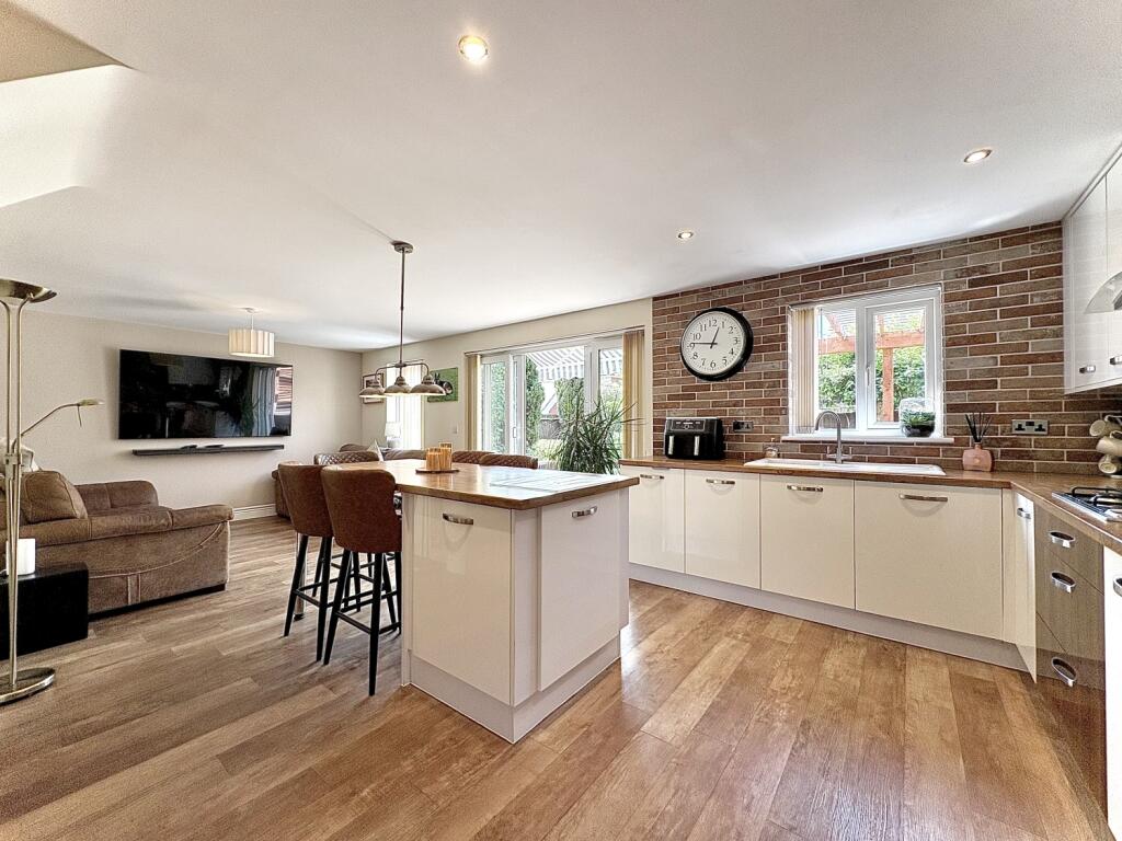 Himley Close, Bilston, WV14 0LJ photo 5