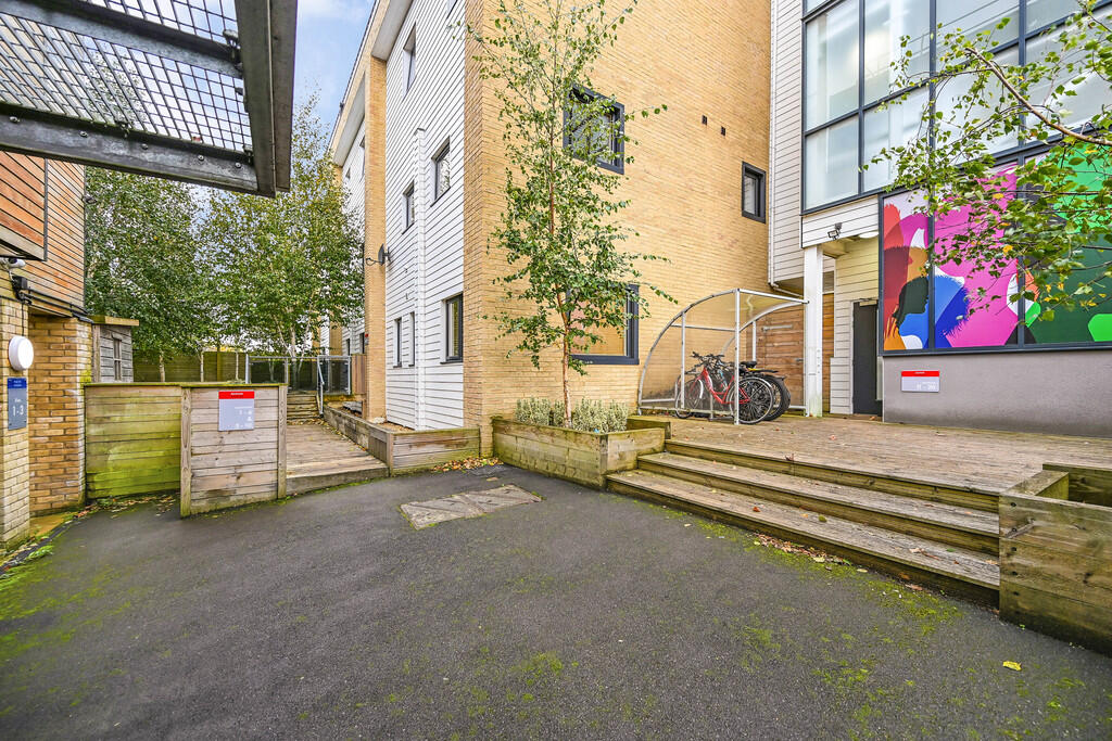 3 Balfour House photo 2