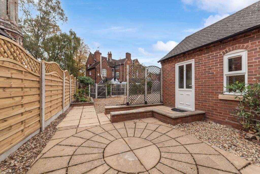 Mill Lane, Wombourne, WV5 photo 2