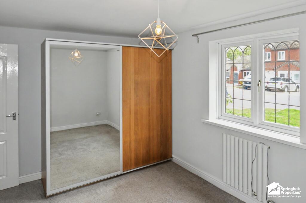 Yew Tree Close, Lapworth, Solihull, Warwickshire photo 4