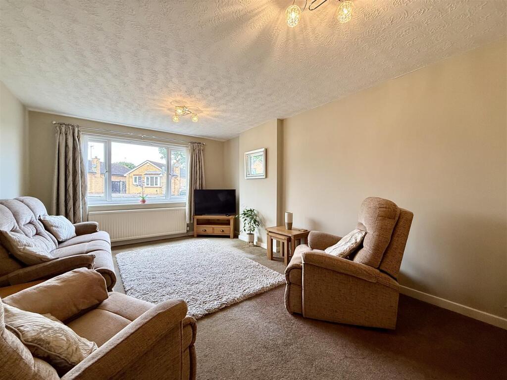 Fairway Road, Shepshed, Loughborough photo 4