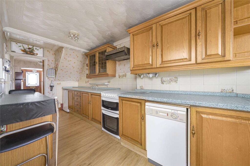 House in Dartford - More