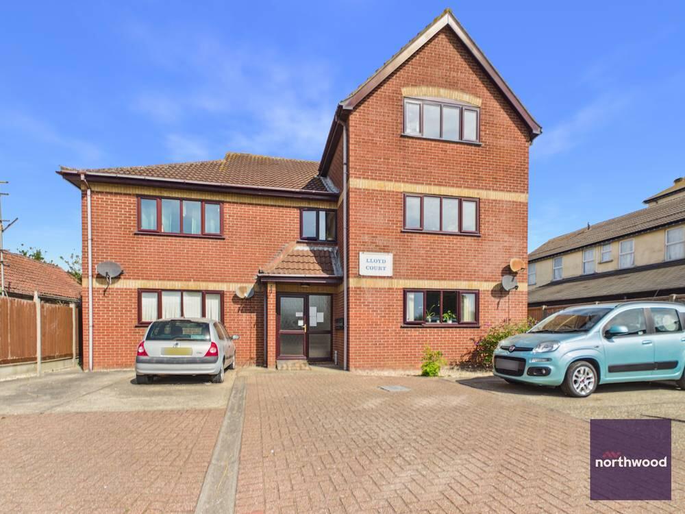 2-bed flat on Lloyd Court, Mablethorpe, LN12, £95,000