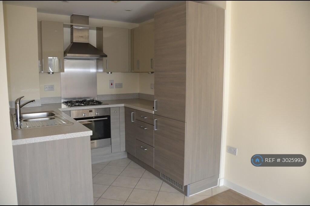 Apartment in Kingston upon Thames, Norbiton - View 4