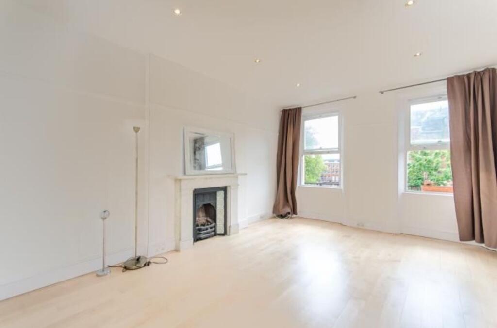 4 bedroom flat for rent