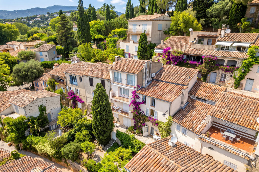 Main image of property: Provence-Alps-Cote d`Azur, Var, Grimaud