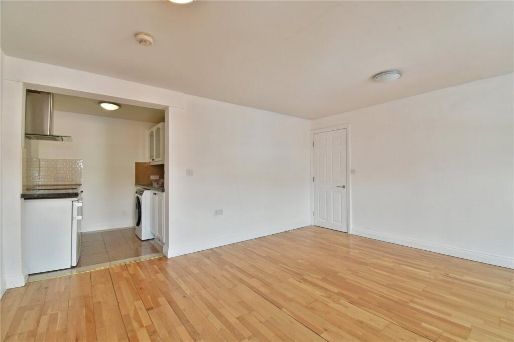 School Lane, Heaton Chapel, Stockport, SK4 photo 3