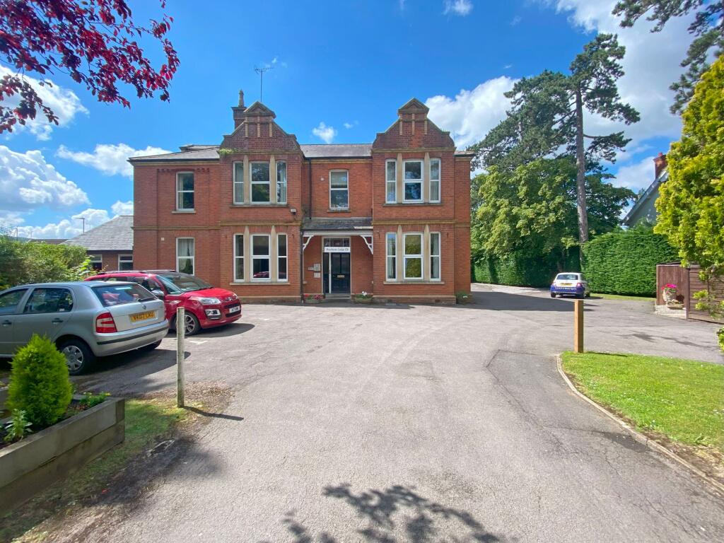 Main image of property: Hucclecote Road, Hucclecote Lodge, GL3