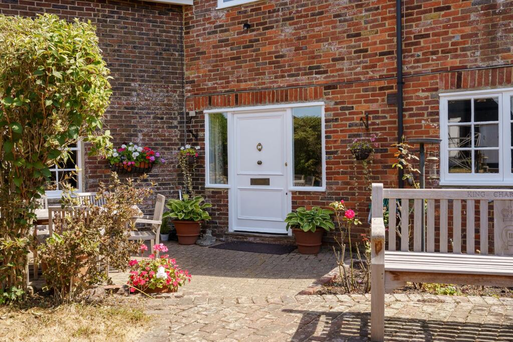 Windmill Hill, Hailsham, BN27 photo 4