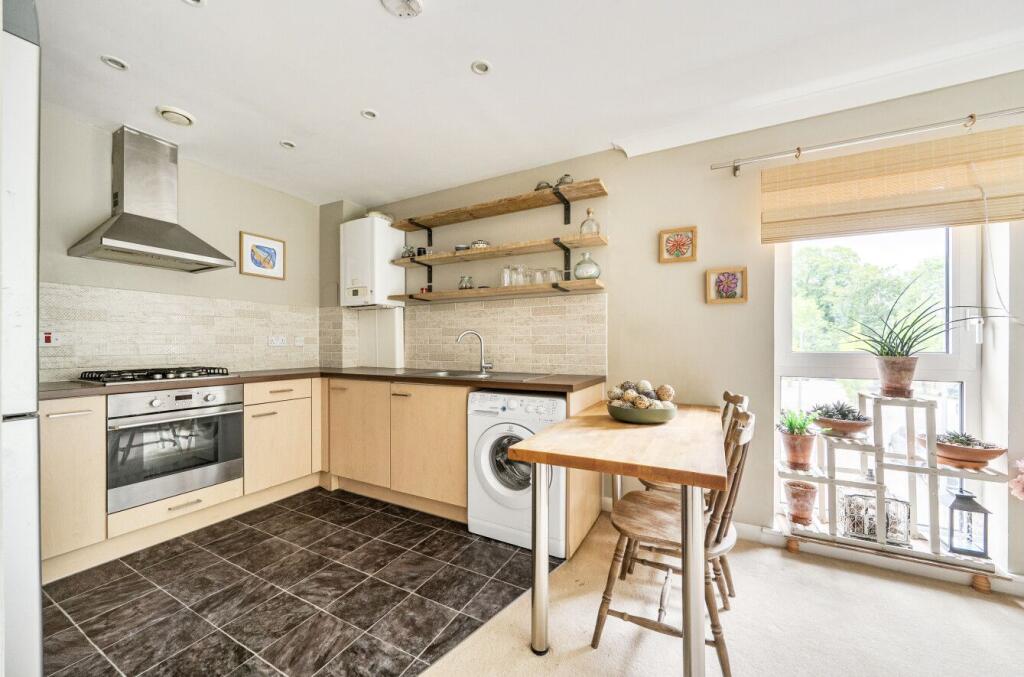 Apartment in Twickenham - View 5