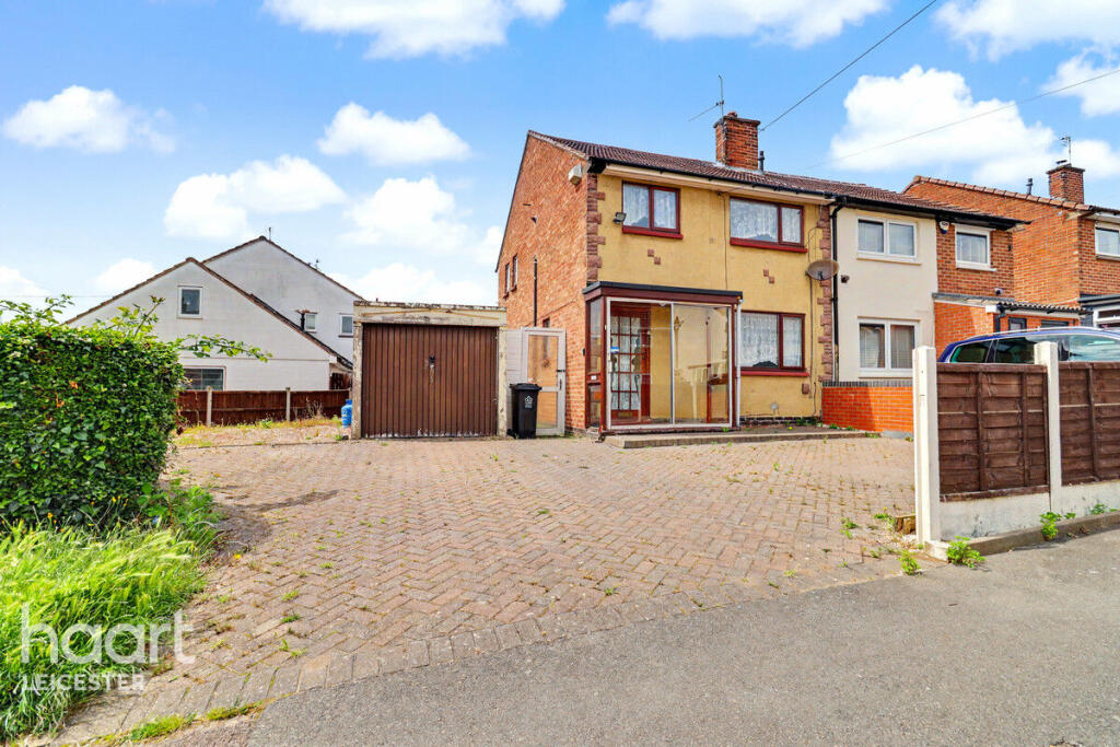 Kinsdale Drive, Leicester photo 2