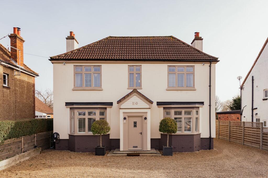 Main image of property: Beautifully Remodelled Double Bay-Fronted Family Home in King's Lynn