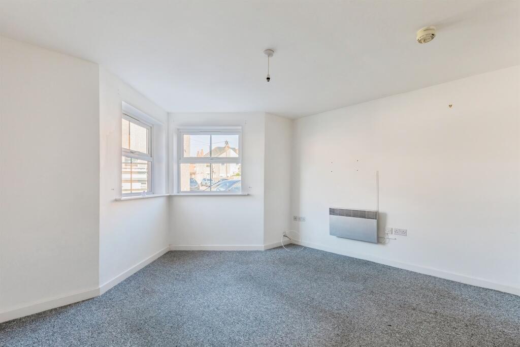 Apartment in Coventry, Earlsdon - View 3
