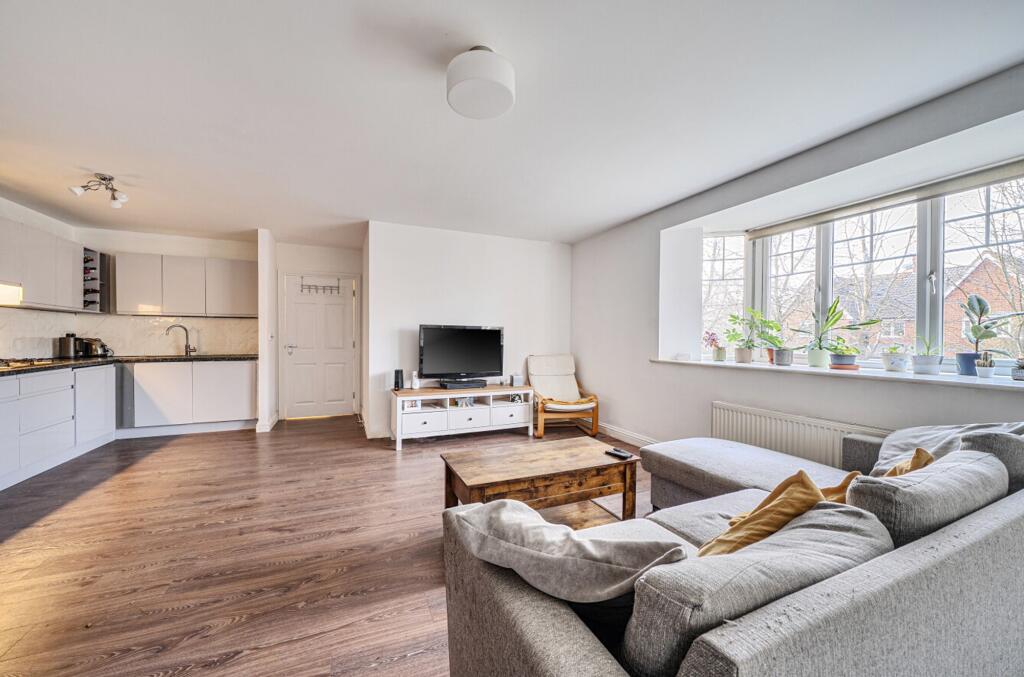 Main image of property: Ashdene Gardens, Reading, RG30