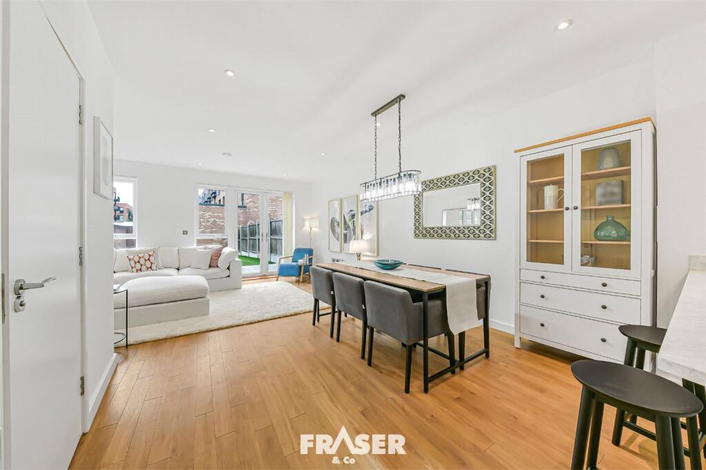 House in London - View 5