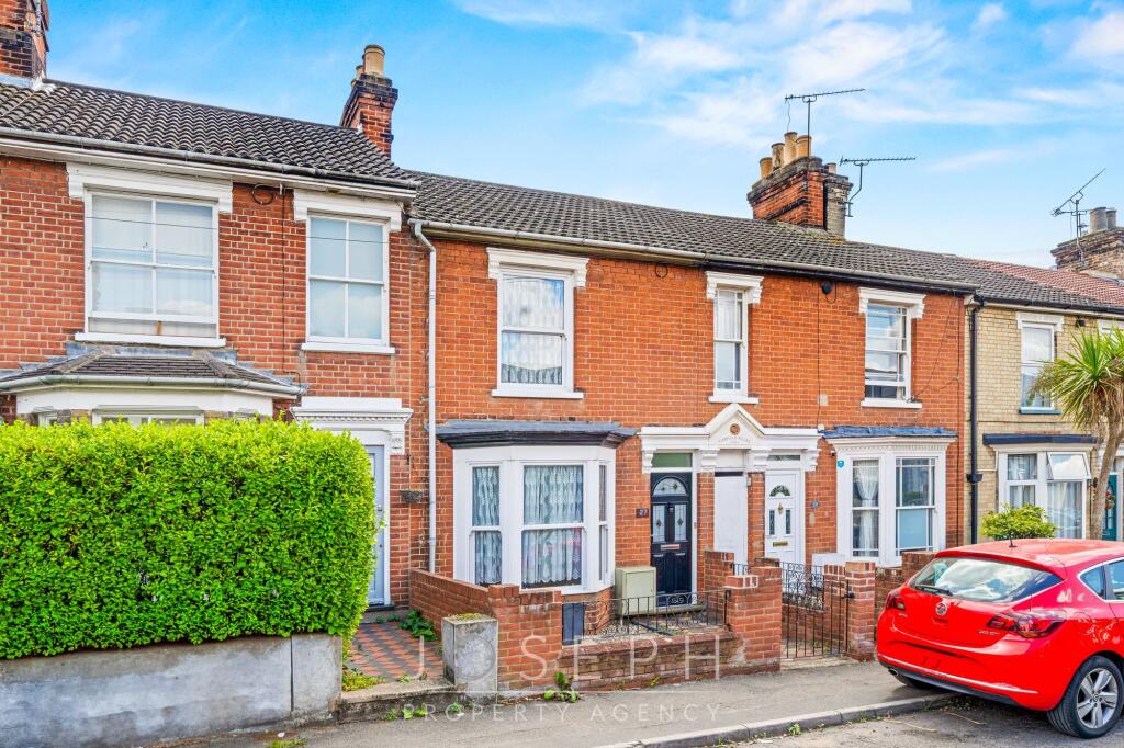 2-bed terraced on Brooks Hall Road, Ipswich, IP1, £205,000
