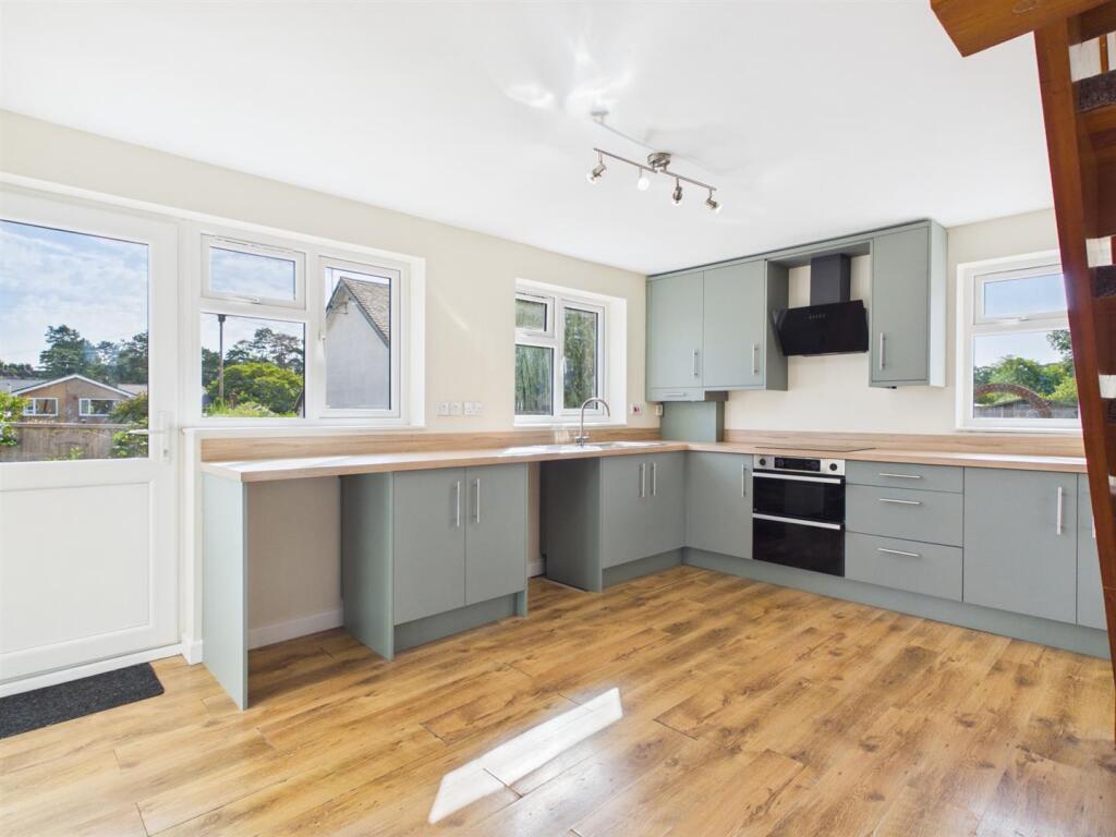 House in Dudley - View 3