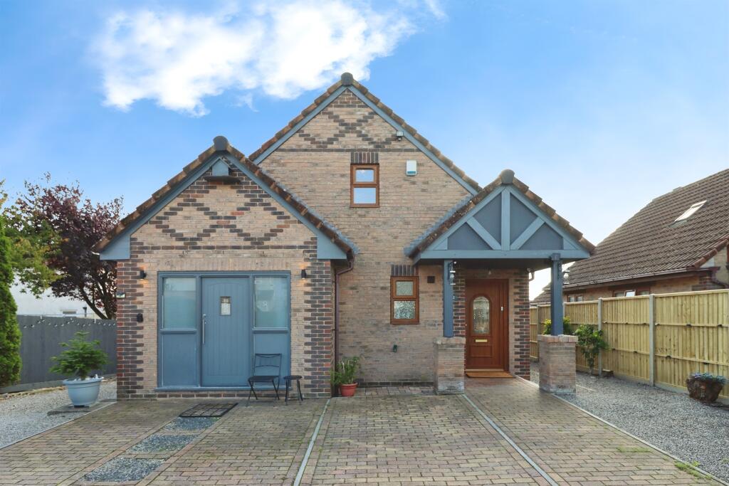 Main image of property: Badger Sett, Bristol