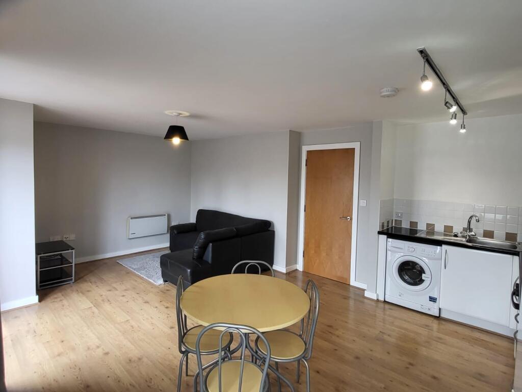 Apartment in Salford, Greater Manchester - View 2