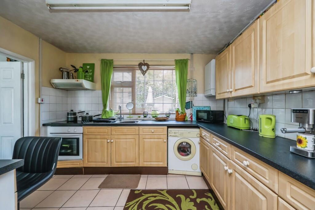 House in Nottingham, Clifton - View 2