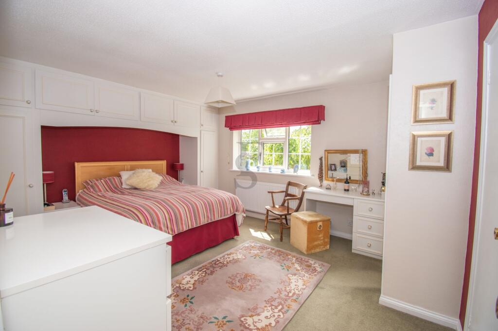 House in Leicester, Knighton - More